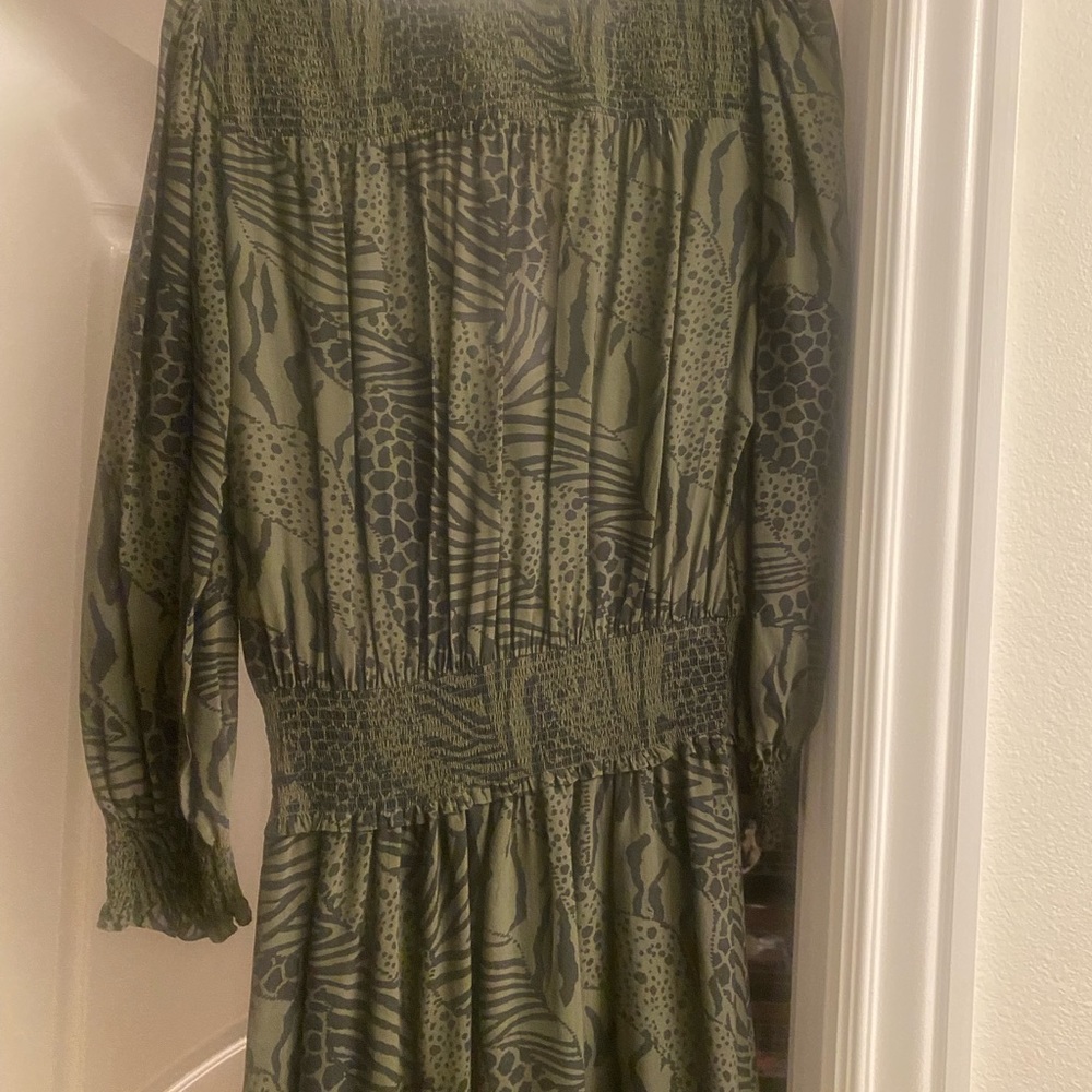 Rails size medium olive green python print dress
